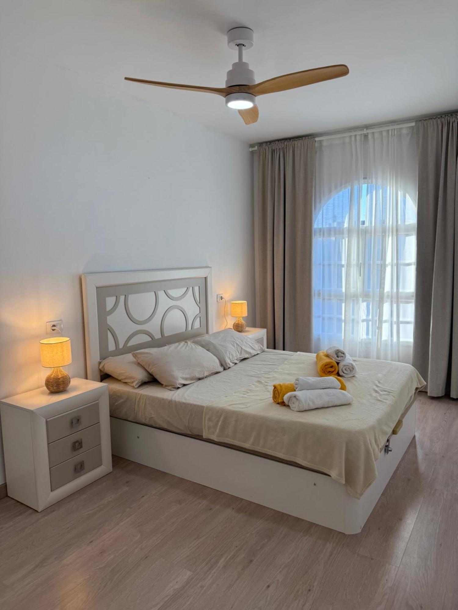 Seaside Paradise - 2 Bedroom Apartment With Ocean Views & Air Conditioning In Playa San Juan Exteriör bild