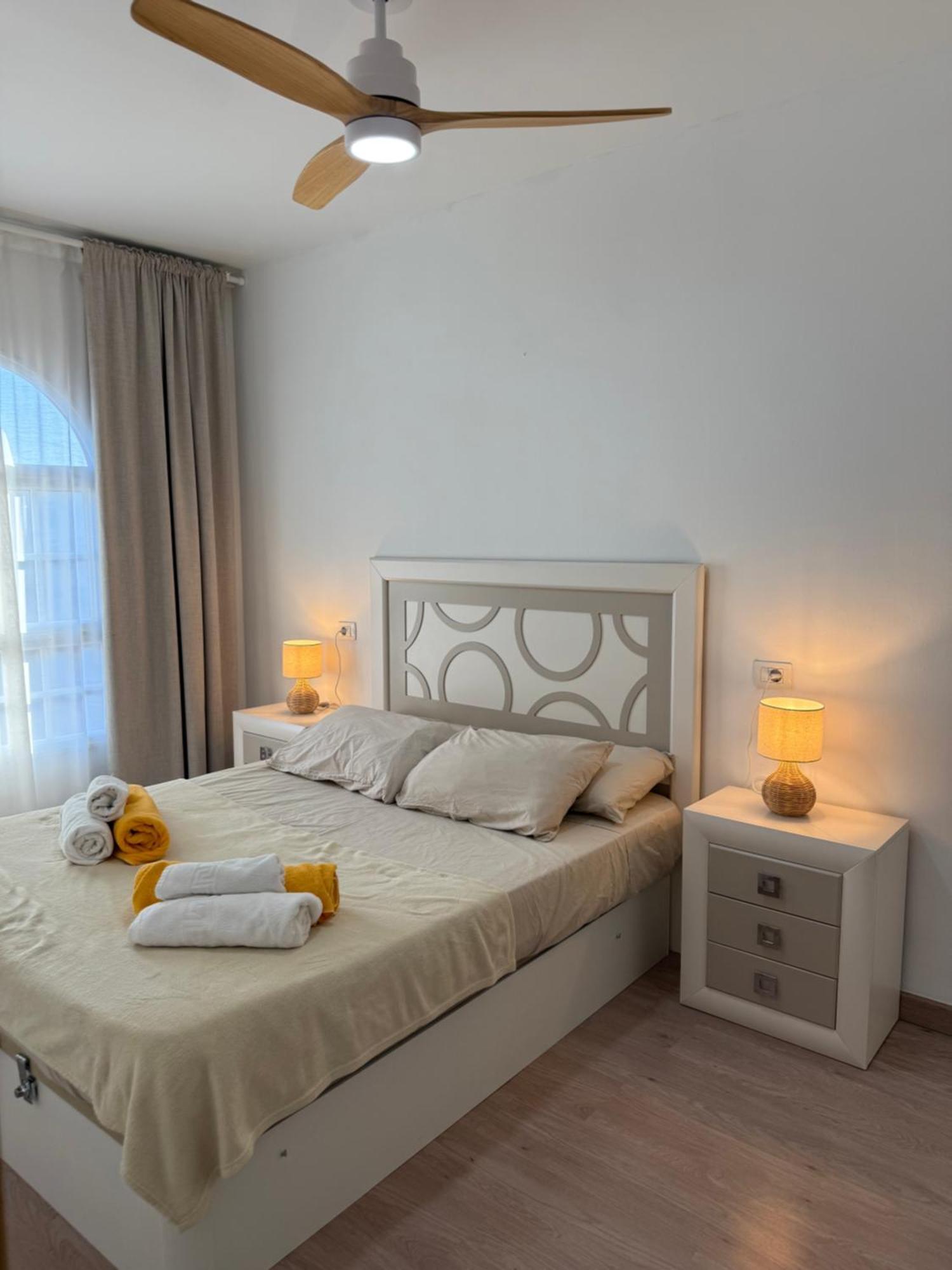 Seaside Paradise - 2 Bedroom Apartment With Ocean Views & Air Conditioning In Playa San Juan Exteriör bild